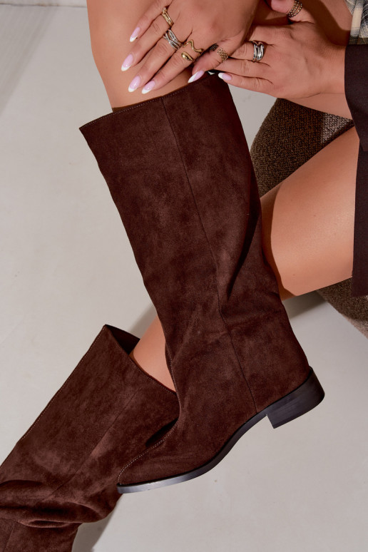 Slip-On hohe Stiefel mit breiten Absätzen in Schokolade Cadorine
