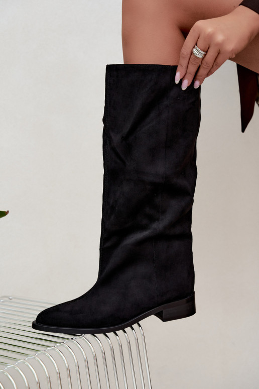 Slip-On hohe Stiefel mit breiten Absätzen in Schwarz Cadorine