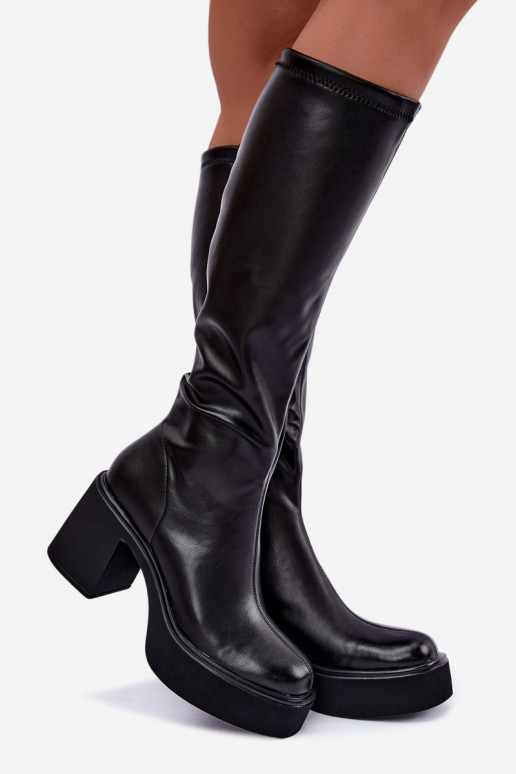 Damenstiefel bis zum Knie mit Plateau und Absätzen aus schwarzem Kunstleder Nesalie