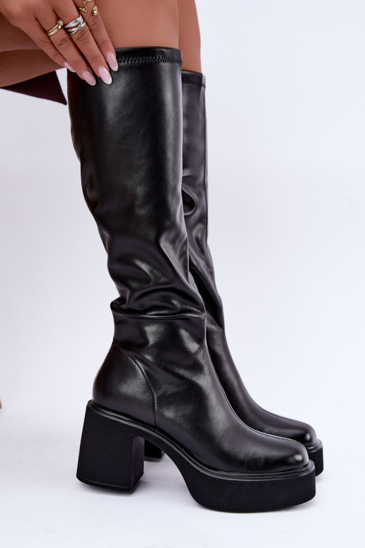 Damenstiefel bis zum Knie mit Plateau und Absätzen aus schwarzem Kunstleder Nesalie