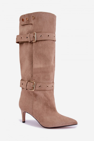 Schlüpfschuh-Stiefel bis zum Knie mit dünnen Absätzen, Riemen und Schnallen in sandfarbener Farbe Isabeau