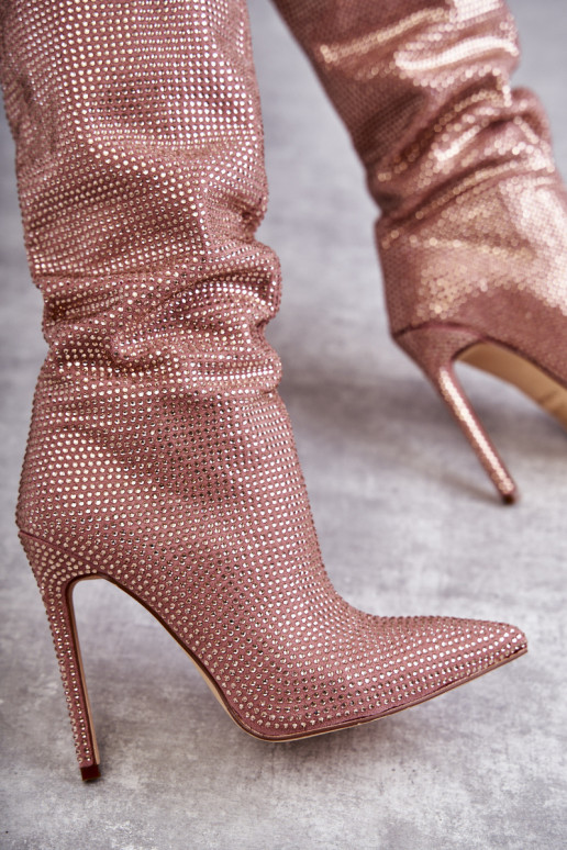 Rosa High Heels Stiefel mit glänzenden Ösen Lovisa