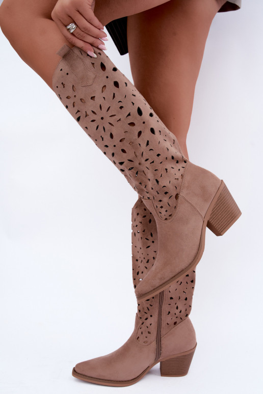 Ausschnitt kniehohe Cowboy-Stiefel mit Absatz in Sand Salirae