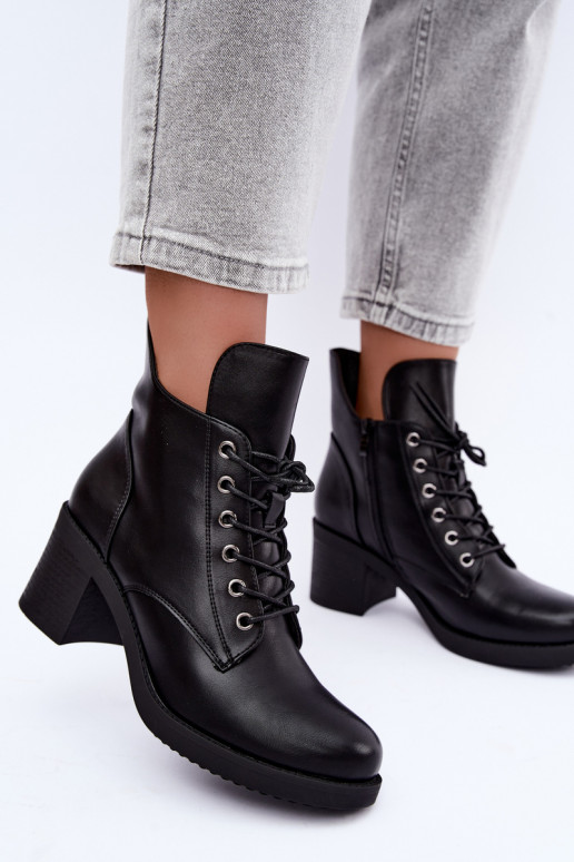 Wärmende Damen-Stiefeletten mit Schnürung in Schwarz Garella
