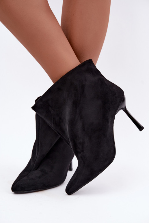 Slip-On Stiefeletten mit dünnen Absätzen in Schwarz Kamea