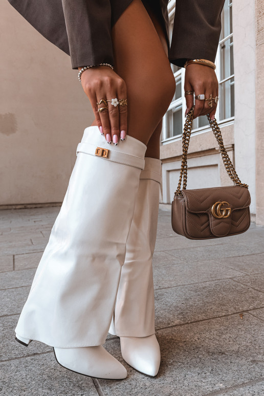 Damen Avamora kniehohe Stiefel mit Kunstlederschaft und Absätzen in Weiß