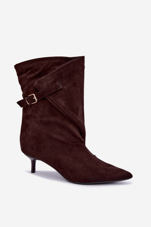 Niedrigabsatz-Stiefeletten mit Schnallen in schokoladenfarbener Canelisse