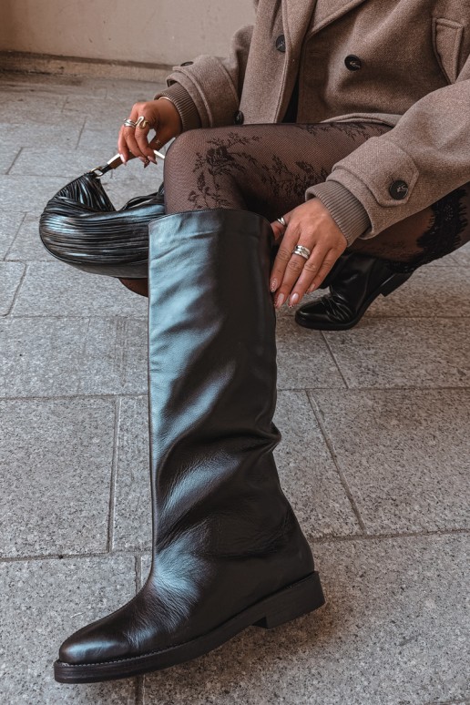 Wärmende lederne kniehohe Stiefel mit breiten Absätzen in Schwarz Zazoo 542