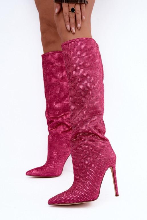 hohe Stiefel mit dünnen Absätzen und funkelnden Ösen in rosa Farbe Lovisa