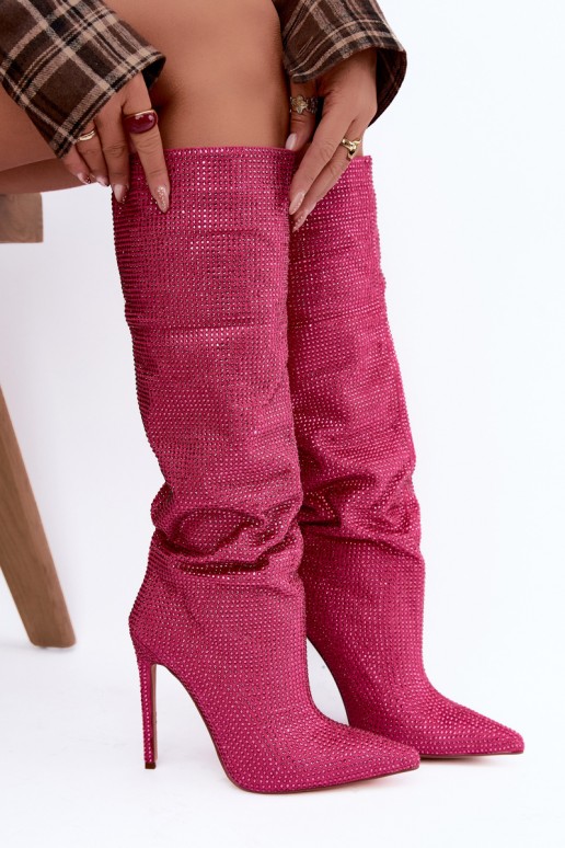 hohe Stiefel mit dünnen Absätzen und funkelnden Ösen in rosa Farbe Lovisa