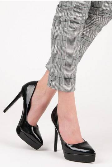 Schwarze Lack-Stiletto-Schuhe mit Plateau an der Spitze  - 1