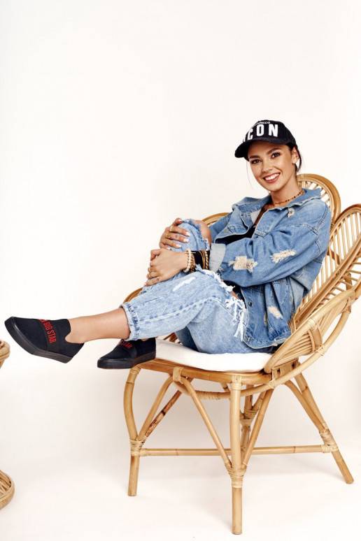 Schwarze Turnschuhe Schwarze Turnschuhe