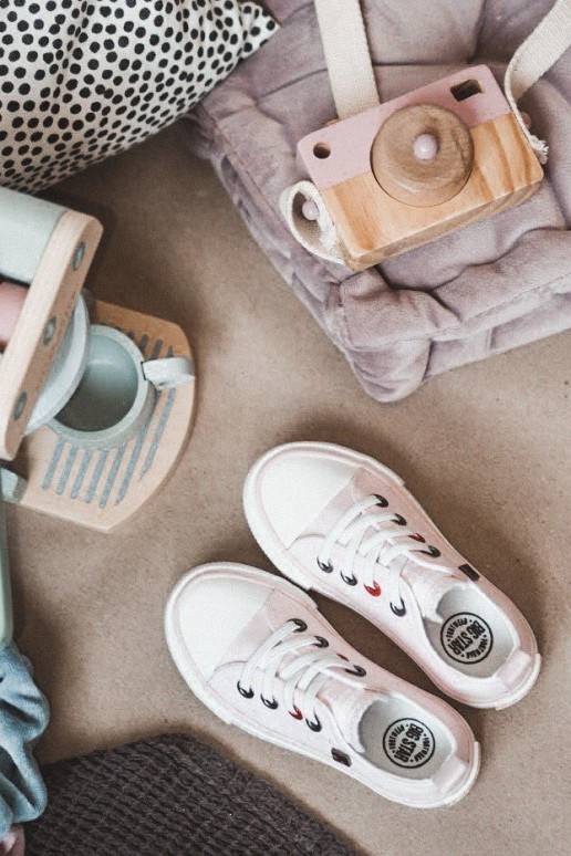 Kinder-Sneaker des klassischen...