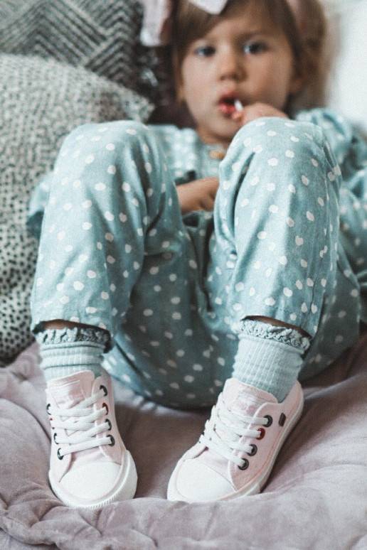 Kinder-Sneaker des klassischen...