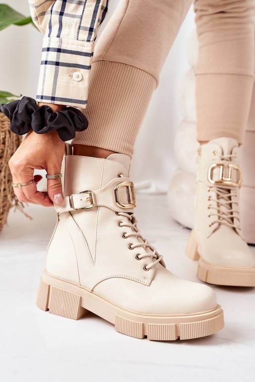 Beheizte Stiefel mit goldenen... Beheizte Stiefel mit goldenen...