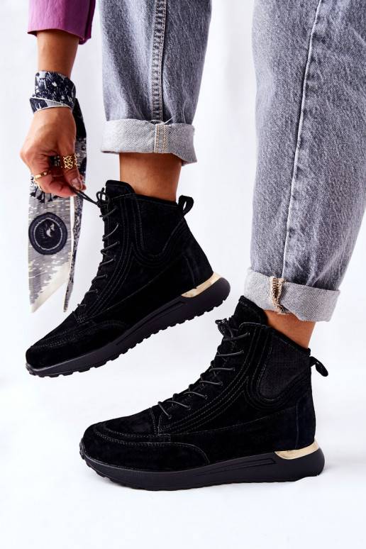 Sportliches Sneakers-Modell in der... Sportliches Sneakers-Modell in der...