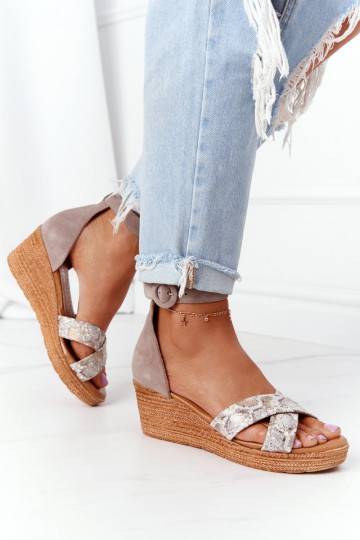 Plateausandalen aus...
