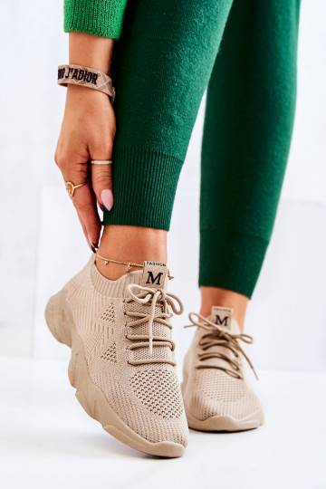 Sportliche Schuhe,...
