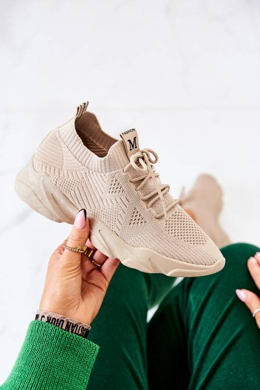 Sportliche Schuhe, Sneakers-Modell,... Sportliche Schuhe, Sneakers-Modell,...