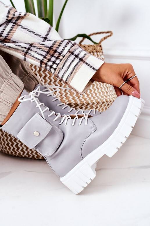 Beheizte Stiefel mit Tasche in grauer... Beheizte Stiefel mit Tasche in grauer...