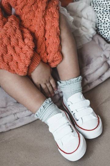 Kinder-Freizeitschuhe mit Klebeverschlüssen, Farbe Weiß