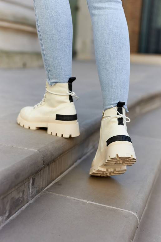 Damen-Stiefeletten in Elfenbeinfarbe... Damen-Stiefeletten in Elfenbeinfarbe...