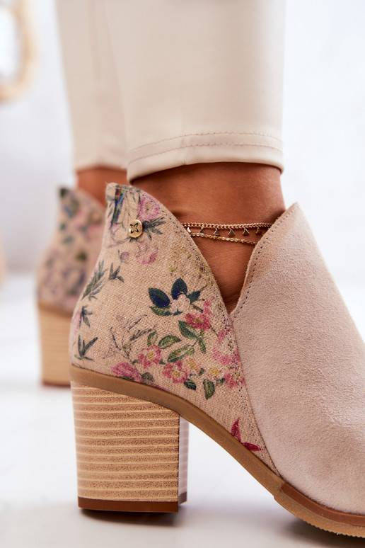 Damenstiefeletten mit Absatz in... Damenstiefeletten mit Absatz in...