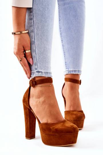 Stiefel mit Absatz und...