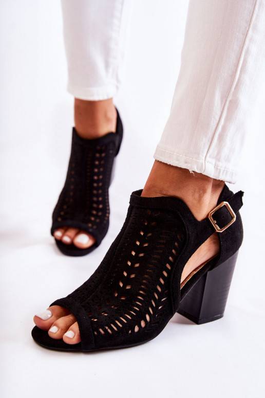 Damenstiefel mit Cut-Out-Motiven in... Damenstiefel mit Cut-Out-Motiven in...