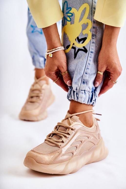 Sneakers Modell Schuhe beige Farbe... Sneakers Modell Schuhe beige Farbe...