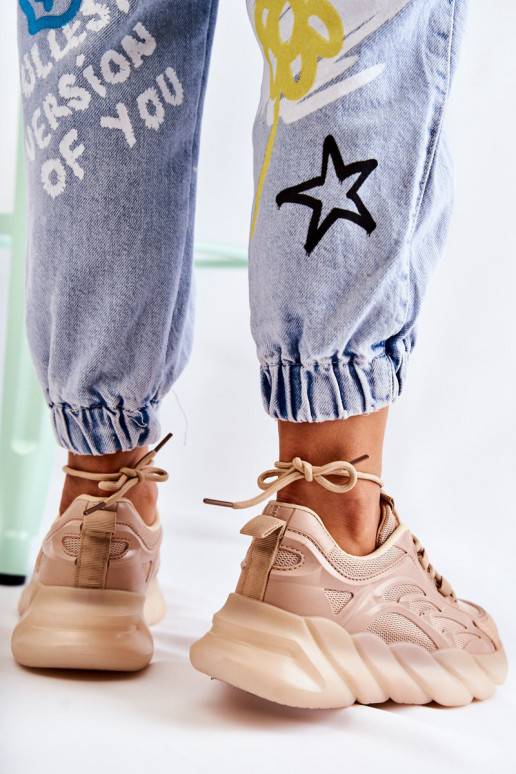 Sneakers Modell Schuhe beige Farbe... Sneakers Modell Schuhe beige Farbe...