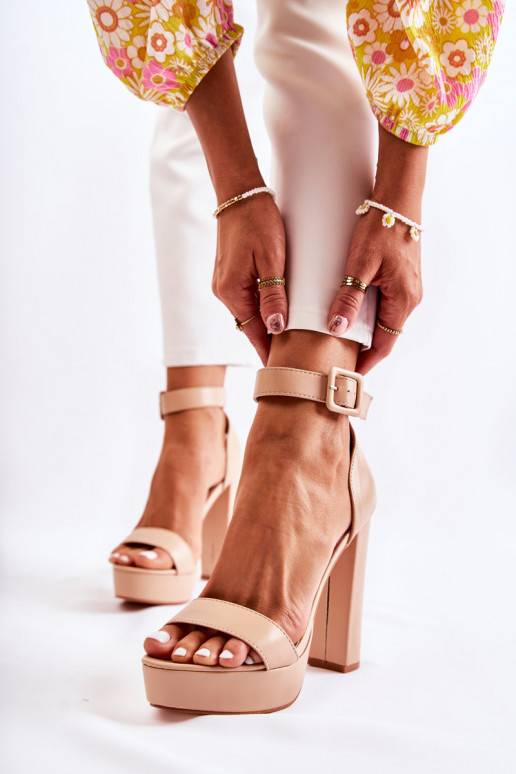 Sandale mit Absätzen beige Medanos