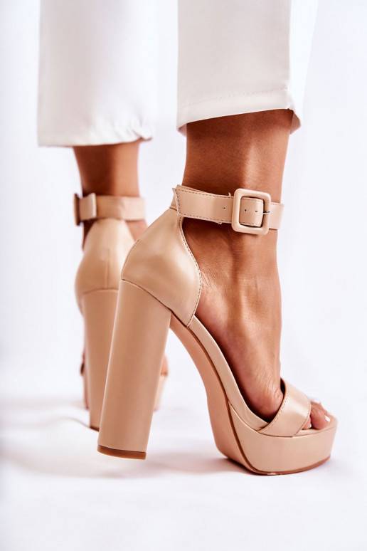 Sandale mit Absätzen beige Medanos Sandale mit Absätzen beige Medanos