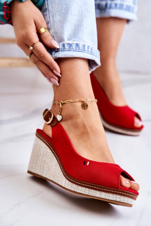 Bequeme Sandalen mit Schnallen in der... Bequeme Sandalen mit Schnallen in der...