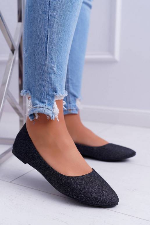 Glänzende Ballerinas in schwarzem Tiffy Glänzende Ballerinas in schwarzem Tiffy