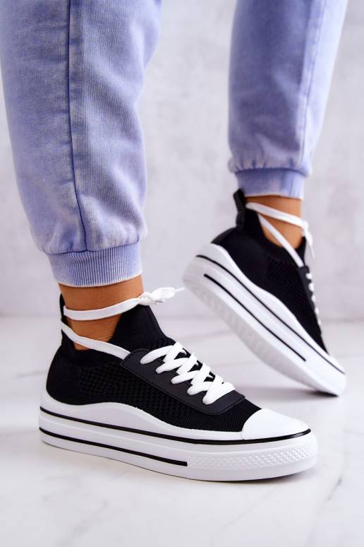 Sneakers mit sockenartiger Sohle in... Sneakers mit sockenartiger Sohle in...