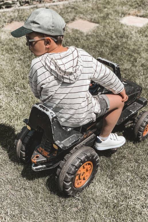 Kinder-Sneaker mit Klebeverschlüssen in der Farbe Weiß-Schwarz California