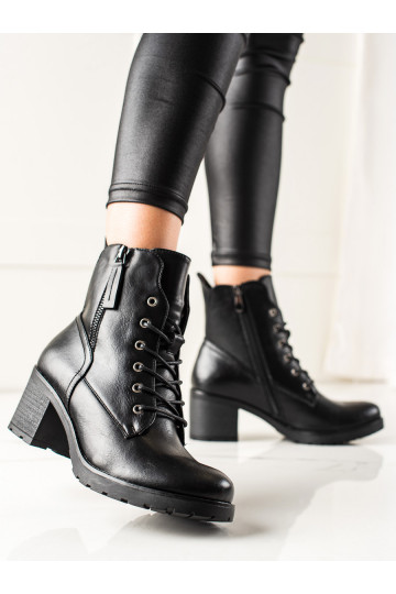 Schwarze lässige Schnürstiefel POTOCKI