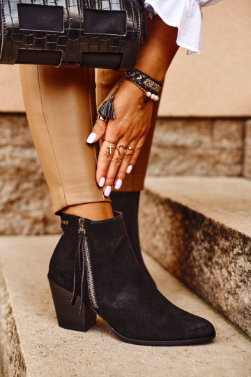 Schwarze Stiefel mit hohen... 2