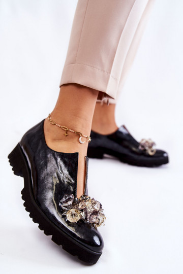 Damenschuhe mit Ornamenten...