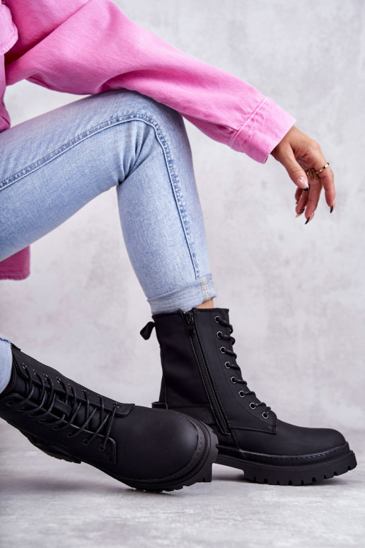 Gewärmte Stiefel mit Reißverschlüssen... Gewärmte Stiefel mit Reißverschlüssen...