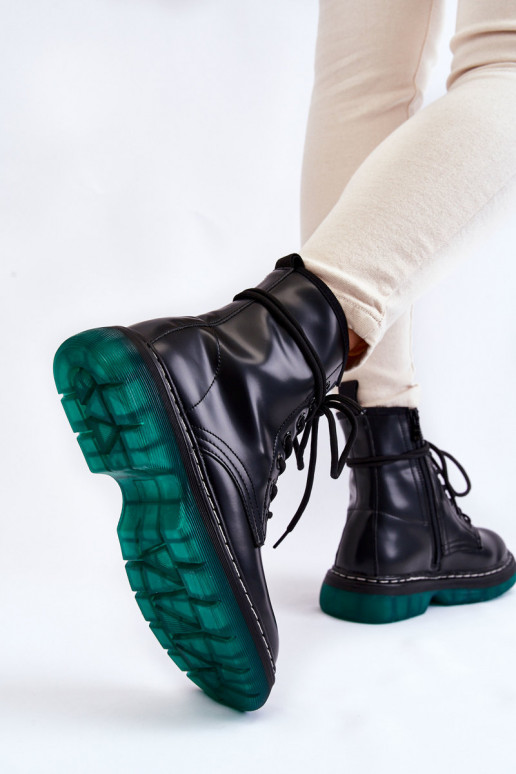 Schwarze Kirschstiefel Trinah mit grüner Sohle