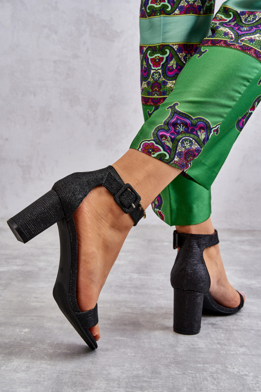 Schwarze, glänzende High Heels von Maxim Schwarze, glänzende High Heels von Maxim