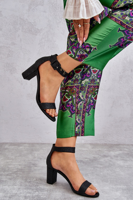 Schwarze, glänzende High Heels von Maxim Schwarze, glänzende High Heels von Maxim