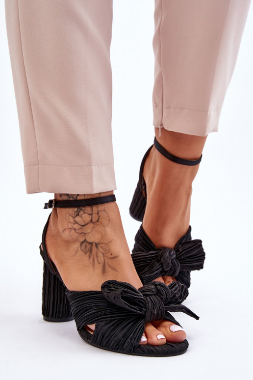Callum-Sandalen mit hohen Absätzen und Bändern für Damen in Schwarz