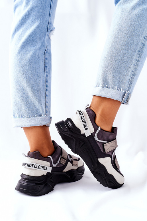 Schwarze, stylische Freizeitschuhe... Schwarze, stylische Freizeitschuhe...