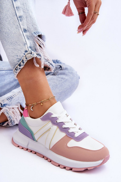 Sportschuhe in verschiedenen Farben...