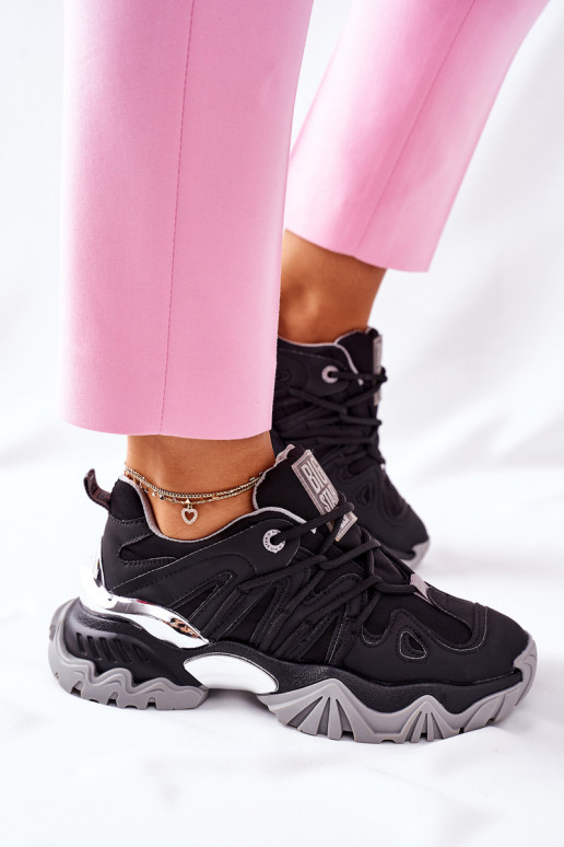 Schwarze Sportschuhe aus Memory Foam... Schwarze Sportschuhe aus Memory Foam...