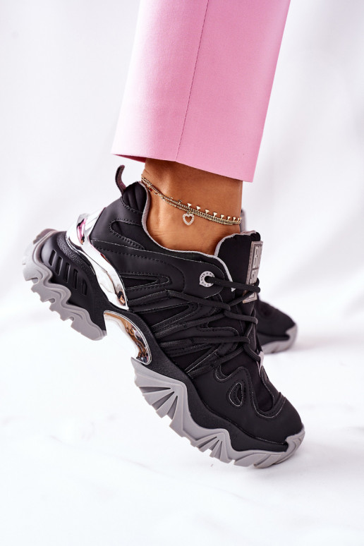 Schwarze Sportschuhe aus Memory Foam... Schwarze Sportschuhe aus Memory Foam...