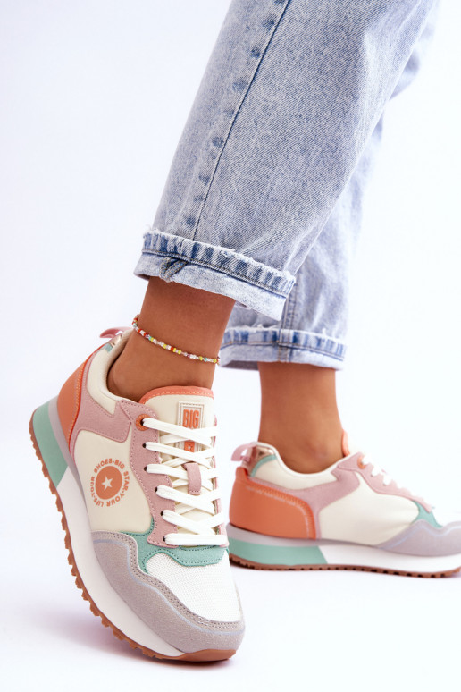 Sneakers Modellschuhe in... Sneakers Modellschuhe in...